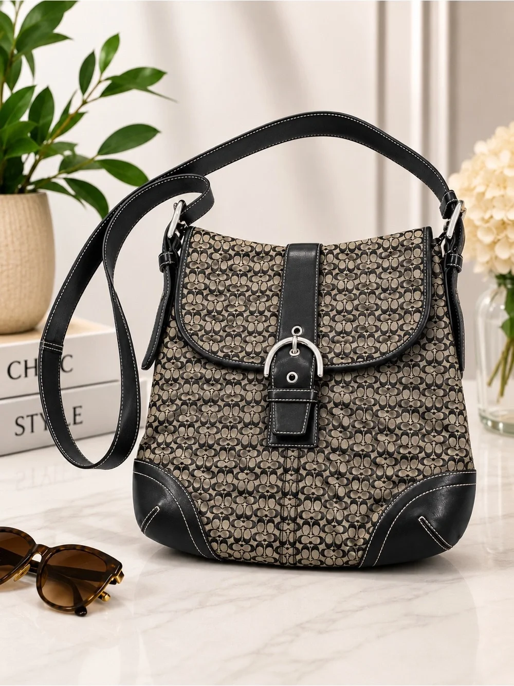 COACH VINTAGE SOHO JACQUARD Black and Gray Patterned Women's Bag.